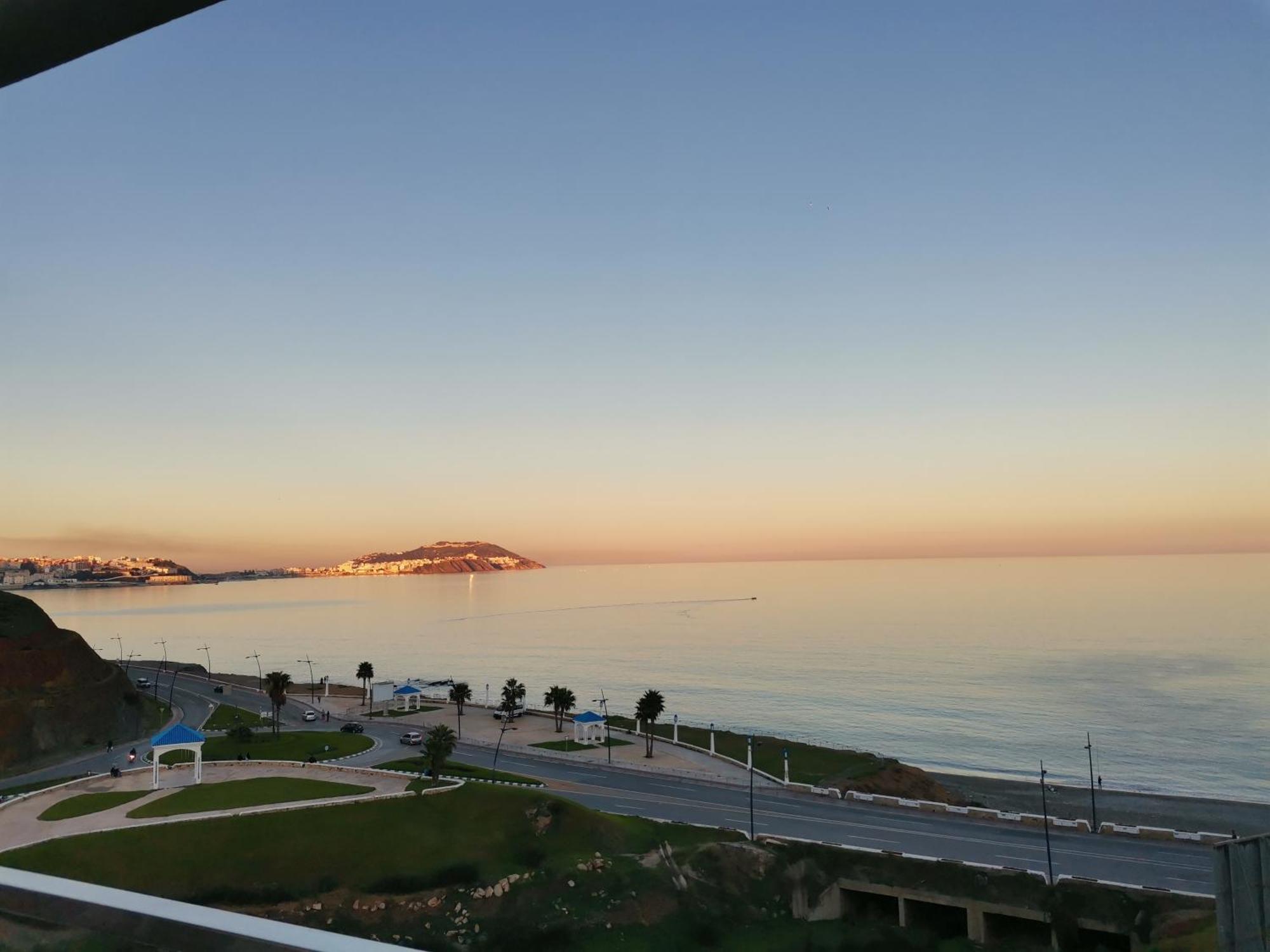 Appartf3 Vue Panoramique Sur Mer Residence Vista Del Mar Fnideq Exterior photo